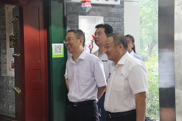 河南沁陽市委副書記薛勇帶領沁陽企業(yè)考察團來西瑪電機參觀訪問,。