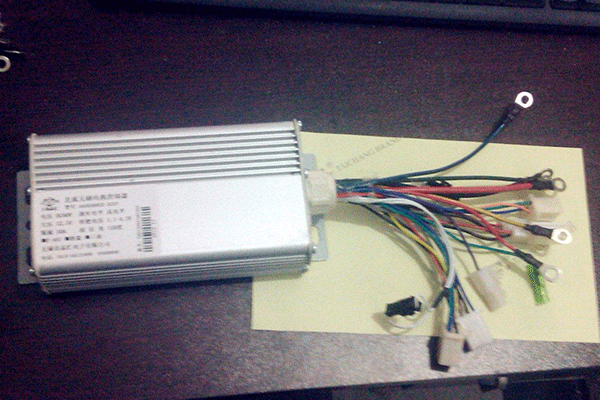 Z2直流電機(jī)控制器的安裝過程分享,。