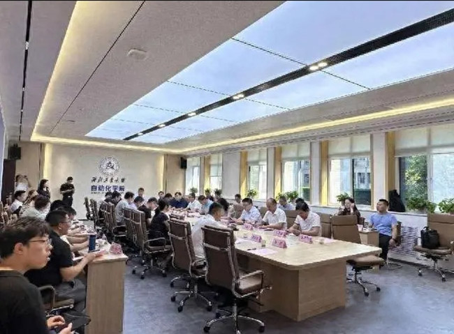 西安西瑪電機(jī)與西北工業(yè)大學(xué)開(kāi)展“雙進(jìn)”活動(dòng),,共推科技創(chuàng)新與產(chǎn)業(yè)升級(jí) 西安西瑪電機(jī)與西北工業(yè)大學(xué)開(kāi)展“雙進(jìn)”活動(dòng),,共推科技創(chuàng)新與產(chǎn)業(yè)升級(jí)